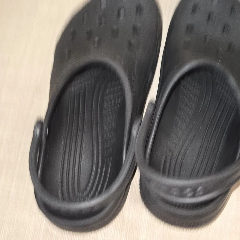 Crocs Classic Clogs Black Men Slip On Water Shoes Men's 4 / Women's 6